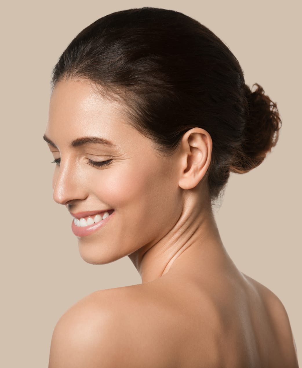 Portrait of a woman with healthy skin smiling